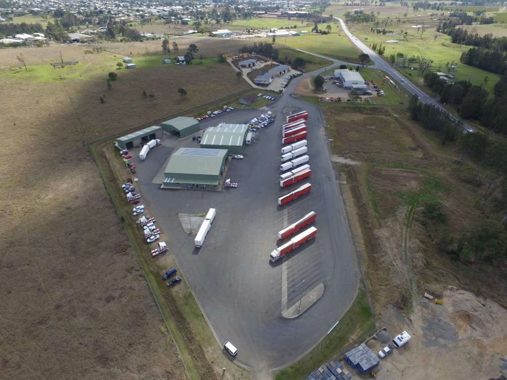 Looking north at the Grafton depot. You can see the Pacific Highway on the right.